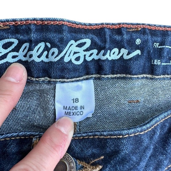 Eddie Bauer Curvy Straight Jeans, Size 18 - Picture 9 of 9